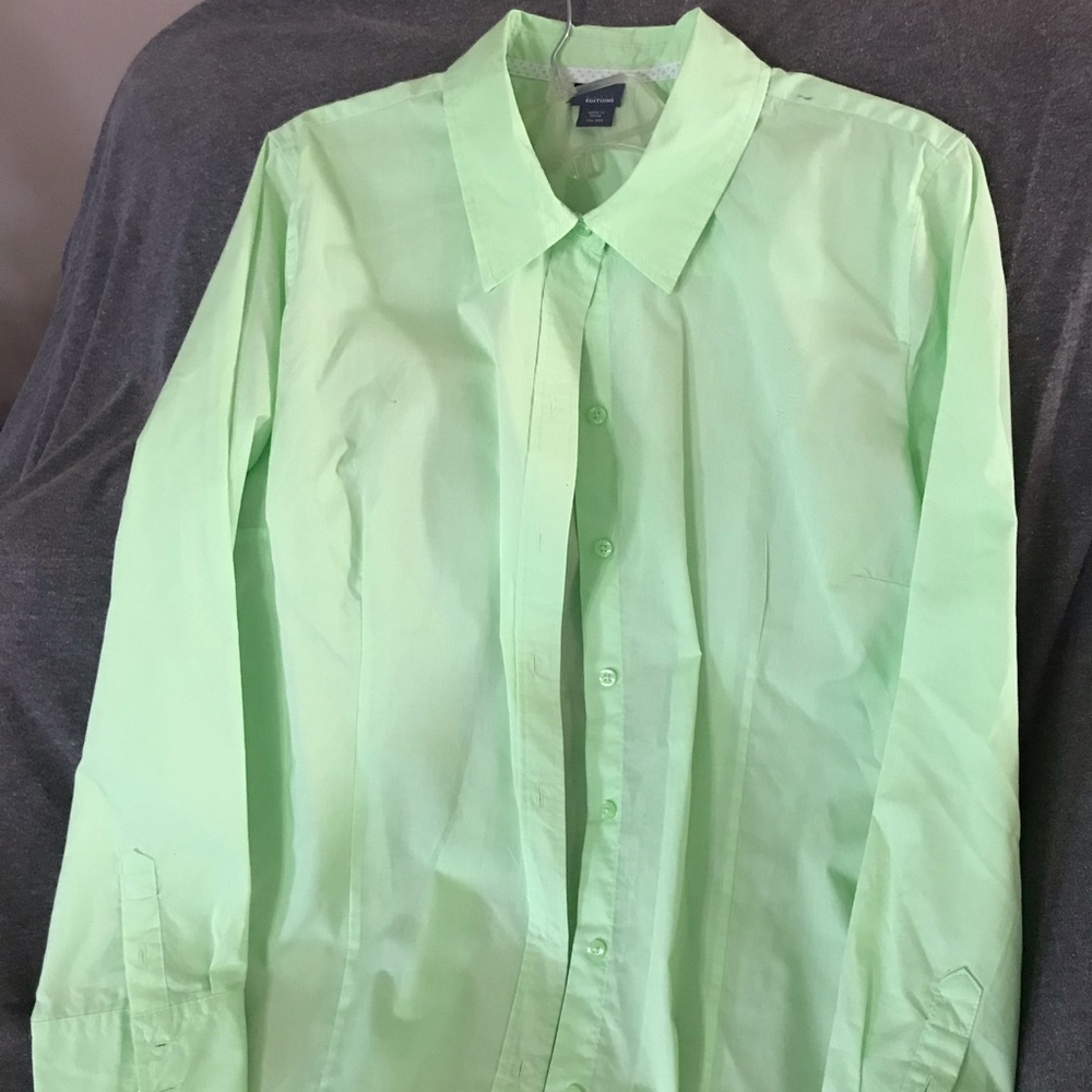 Green long sleeve shirt